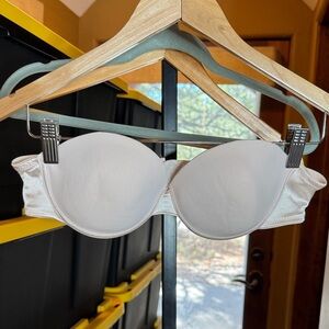 Donna L’Oren Light Pink Strapless Lightly Padded Bra Size 36B